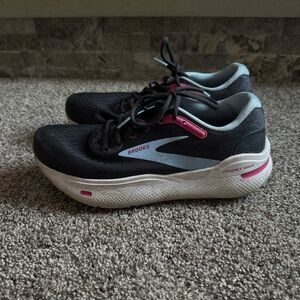 Brooks Ghost Max Women's 8 Medium B Navy, Blue, Pink Running Shoes EUC
